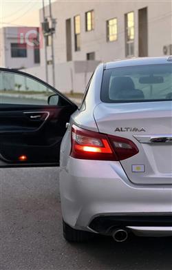 نيسان ألتيما